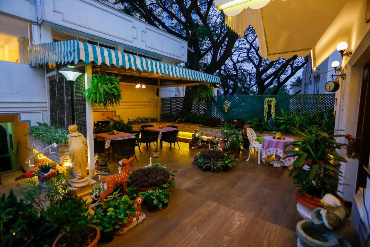 Terrace Gardens Acomodação com café da manhã Bangalore Exterior foto